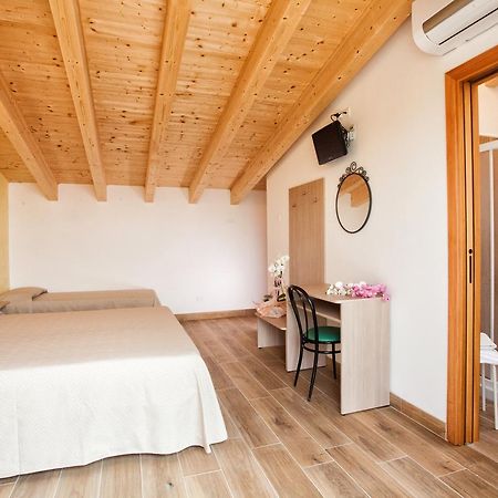 סוטומרינה Albergo Paris מראה חיצוני תמונה