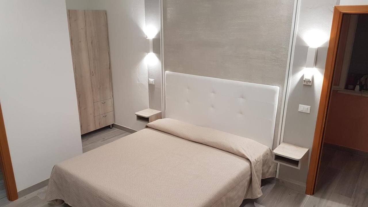 סוטומרינה Albergo Paris מראה חיצוני תמונה