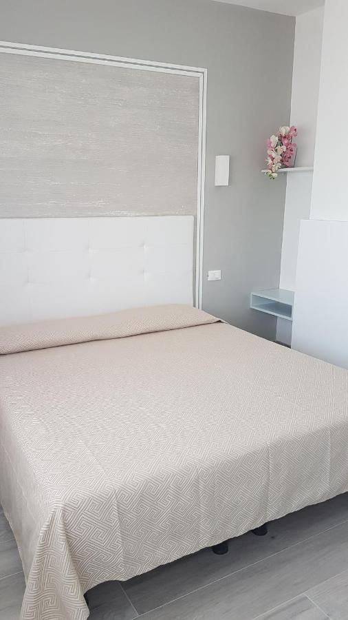 סוטומרינה Albergo Paris מראה חיצוני תמונה