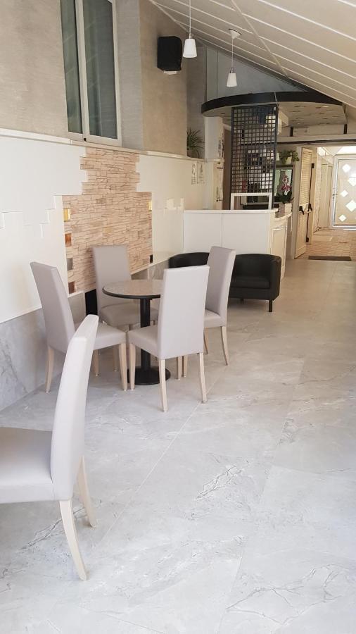 סוטומרינה Albergo Paris מראה חיצוני תמונה