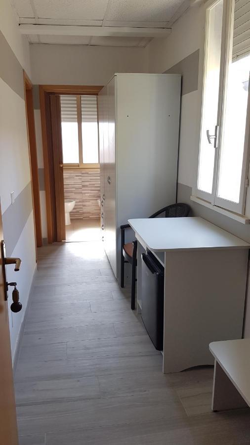 סוטומרינה Albergo Paris מראה חיצוני תמונה