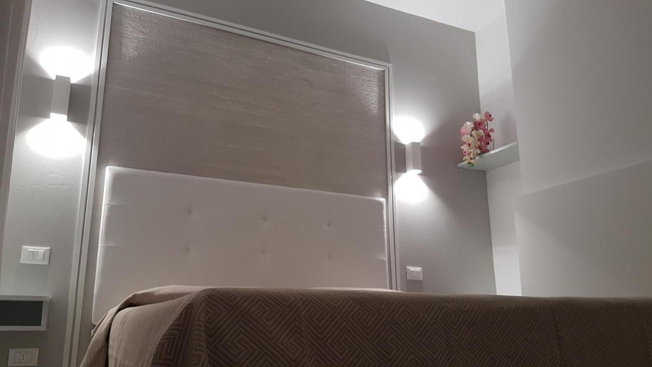 סוטומרינה Albergo Paris מראה חיצוני תמונה