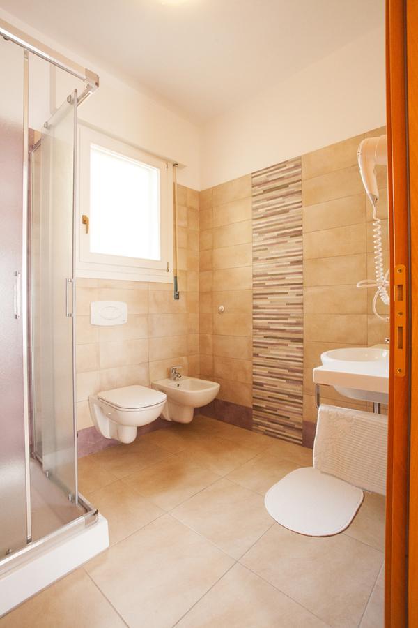 סוטומרינה Albergo Paris מראה חיצוני תמונה
