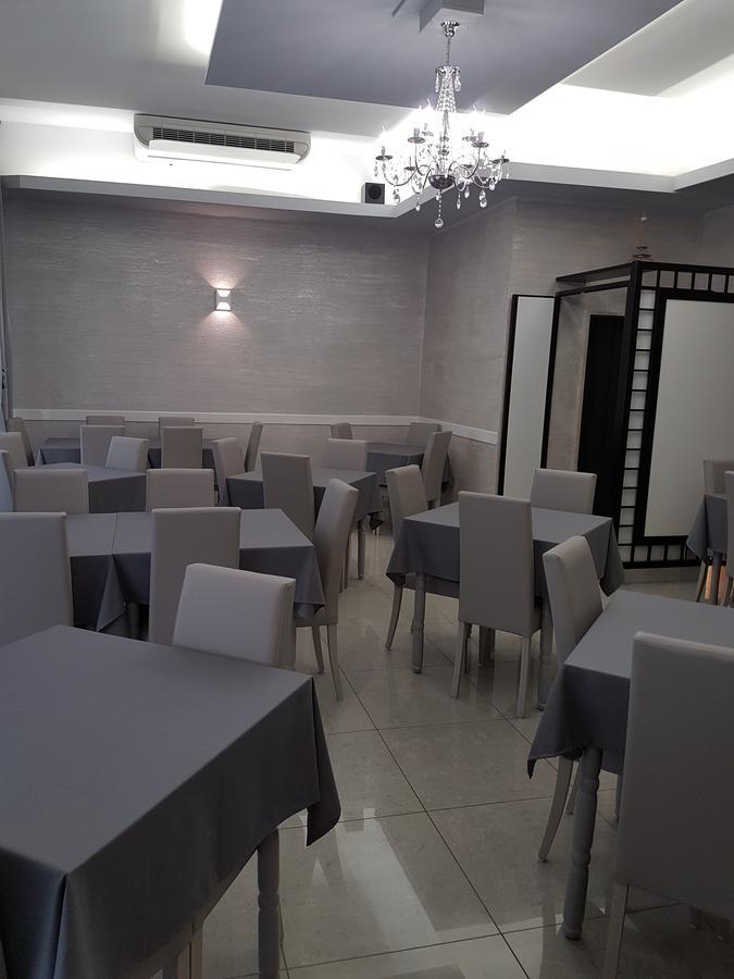 סוטומרינה Albergo Paris מראה חיצוני תמונה