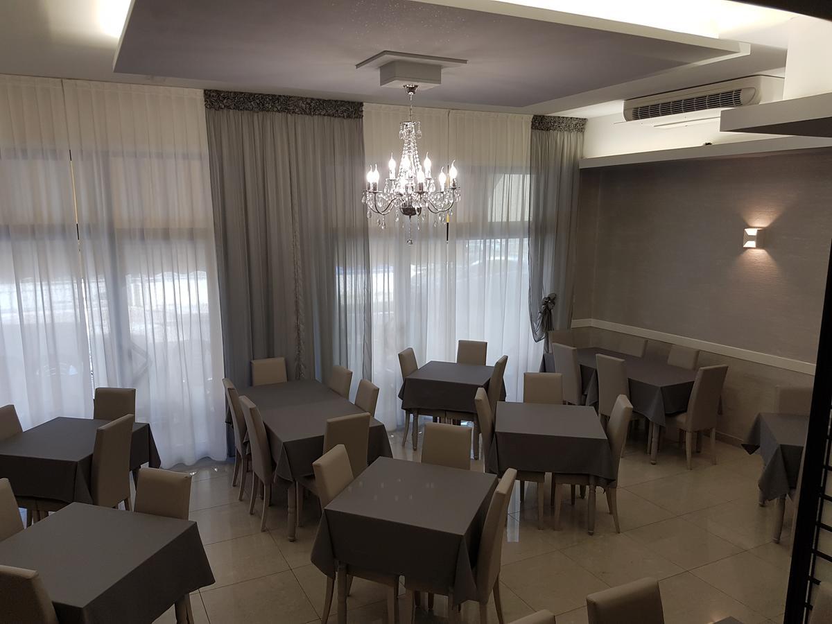 סוטומרינה Albergo Paris מראה חיצוני תמונה