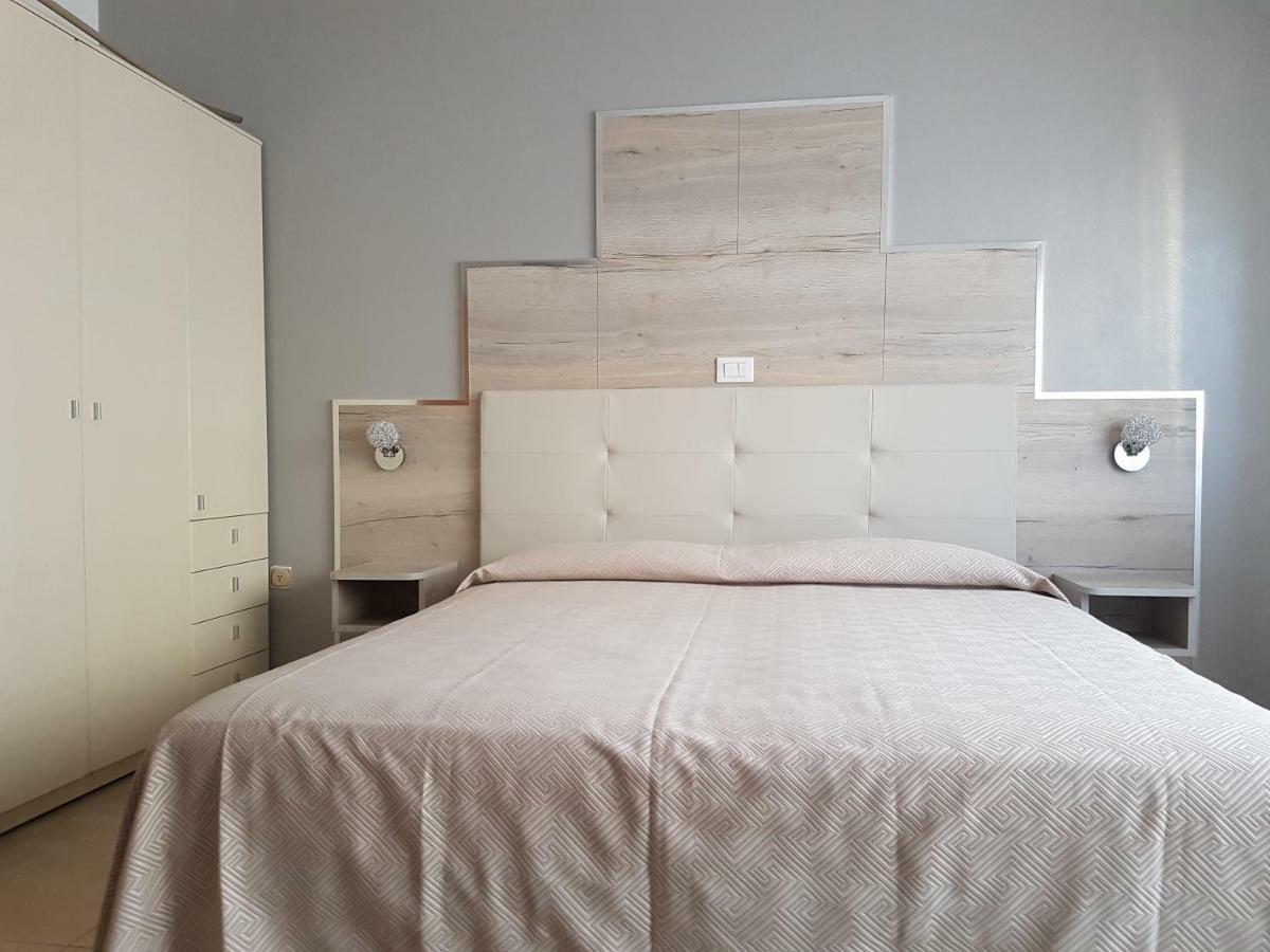 סוטומרינה Albergo Paris מראה חיצוני תמונה